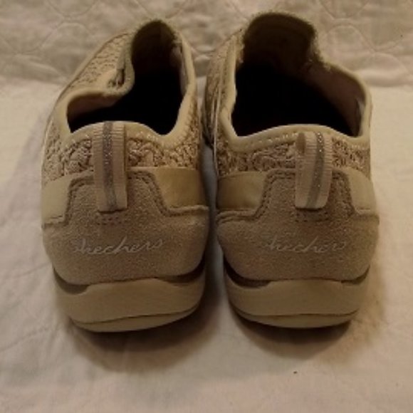 SKECHERS Relaxed Fit Breathe Easy Women's Sz 9 Nat - Picture 3 of 8